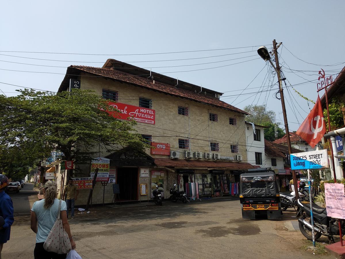 โรงแรม ปาร์ค อเวนิว Kochi ภายนอก รูปภาพ